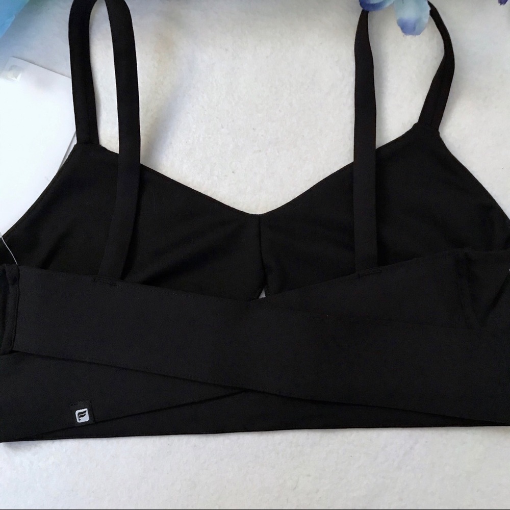 ❌SOLD❌ Fabletics NWT Black Sports Bra Women XS (4) - Picture 5 of 8